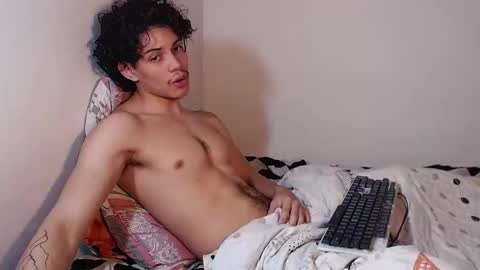 Snapshot of lax777_ chatting on April 14, 3:45 am ZAmbrano online show from April 14, 3:45 am