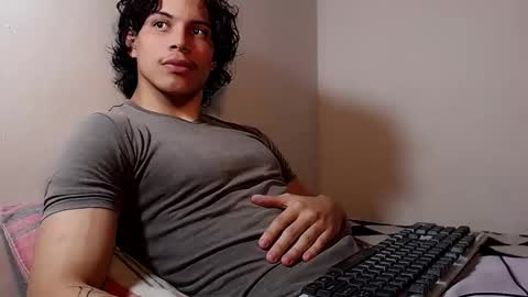 Snapshot of lax777_ chatting on April 20, 5:21 am ZAmbrano online show from April 20, 5:21 am