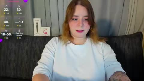 Snapshot of lay_lah chatting on July 30, 1:04 am laylaah online show from July 30, 1:04 am