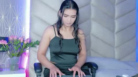 laya online show from February 15, 11:23 pm