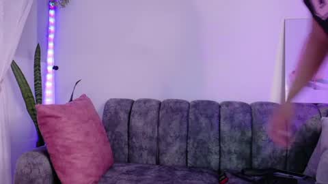 Snapshot of layadoll chatting on June 1, 4:36 am laya online show from June 1, 4:36 am