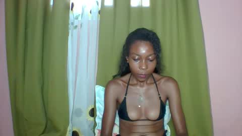 layannek online show from March 28, 5:07 am