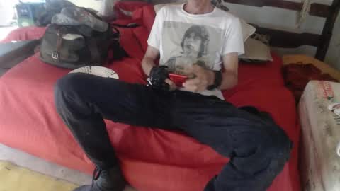 Snapshot of laye19 chatting on March 4, 7:43 pm Laye19 online show from March 4, 7:43 pm