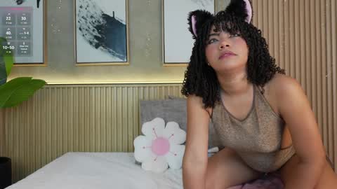 Snapshot of layla_banks_ chatting on May 29, 8:07 pm Layla online show from May 29, 8:07 pm