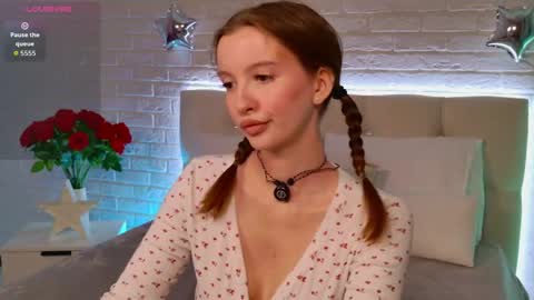 Snapshot of layla_bloom chatting on June 7, 5:38 pm Your sweet girl-next-door online show from June 7, 5:38 pm
