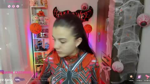 Layla online show from October 14, 1:56 pm