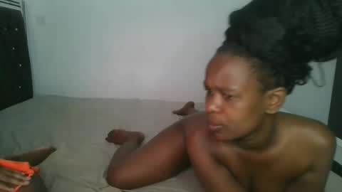 Snapshot of layla_cutiee chatting on February 17, 11:50 am layla_cutiee online show from February 17, 11:50 am