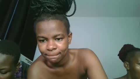 Snapshot of layla_cutiee chatting on February 20, 11:32 am layla_cutiee online show from February 20, 11:32 am