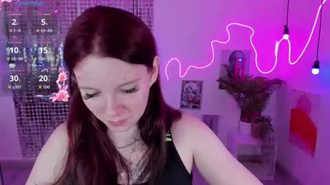 layla_glam online show from October 10, 1:43 pm