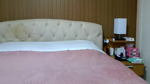 kelly online show from February 2, 1:15 am