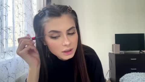 Snapshot of laylachinskey chatting on May 9, 1:05 pm Rose online show from May 9, 1:05 pm