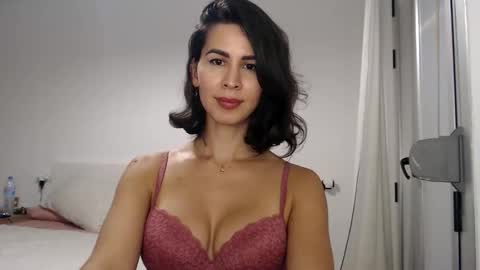 Layla online show from September 19, 4:07 pm