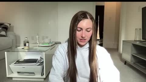 laylahlaylah1 online show from April 16, 12:50 pm