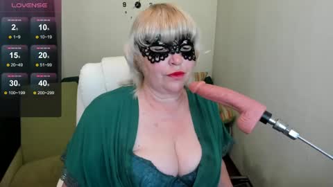 Snapshot of laylalaylamilf chatting on May 11, 5:02 am laylalaylamilf online show from May 11, 5:02 am