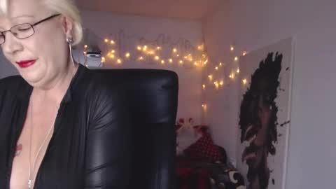 Snapshot of laylamadisonx chatting on December 30, 5:58 am Layla online show from December 30, 5:58 am