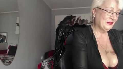 Snapshot of laylamadisonx chatting on October 7, 7:49 am Layla online show from October 7, 7:49 am