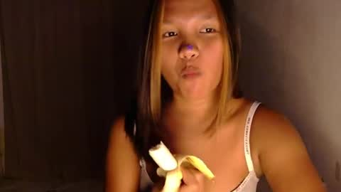 Snapshot of laylanimfa chatting on June 11, 12:32 am Nimfa online show from June 11, 12:32 am