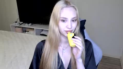 LaylaPretty001 online show from June 10, 4:23 am