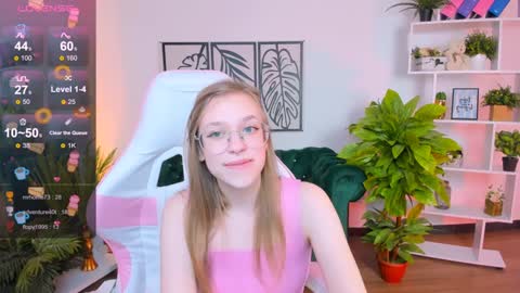 layriantavee online show from February 1, 2:02 pm