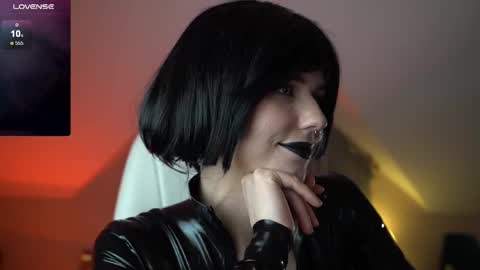 Pansy online show from December 5, 8:05 pm