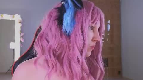 Lea online show from February 17, 4:46 pm