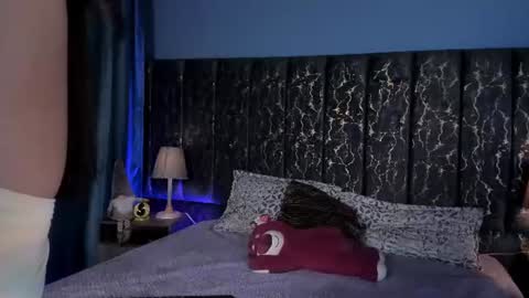 Snapshot of lea_velle chatting on July 3, 12:50 am Lea Velle online show from July 3, 12:50 am