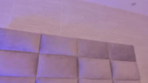 Snapshot of lea_walkerr chatting on June 13, 9:46 pm lea_walkerr online show from June 13, 9:46 pm
