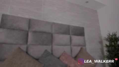 Snapshot of lea_walkerr chatting on July 9, 7:18 pm lea_walkerr online show from July 9, 7:18 pm