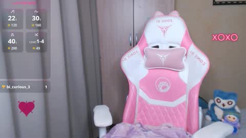 Snapshot of leah__gotty chatting on November 19, 3:17 am Leah Gotty online show from November 19, 3:17 am