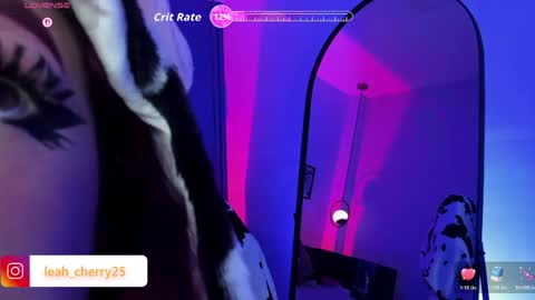 Leah online show from May 18, 4:07 am