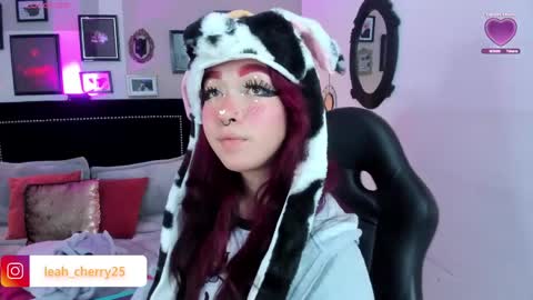 Leah online show from May 25, 8:59 pm
