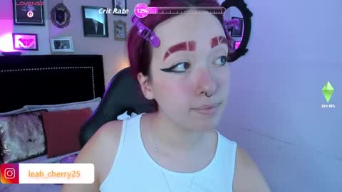 Snapshot of leah_cherry chatting on June 5, 8:58 pm Leah online show from June 5, 8:58 pm