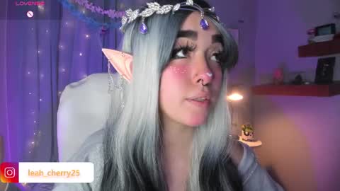 Snapshot of leah_cherry chatting on June 10, 6:12 am Leah online show from June 10, 6:12 am