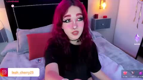 Snapshot of leah_cherry chatting on June 14, 2:24 am Leah online show from June 14, 2:24 am