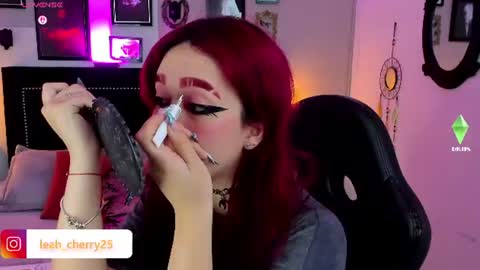 Snapshot of leah_cherry chatting on June 15, 7:49 pm Leah online show from June 15, 7:49 pm