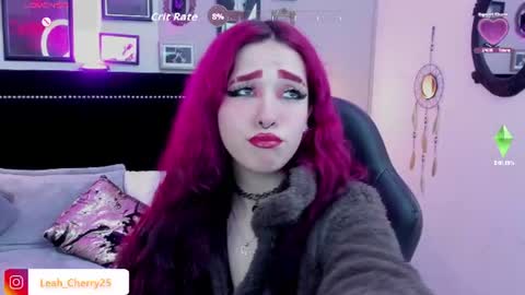 Snapshot of leah_cherry chatting on June 22, 9:45 pm Leah online show from June 22, 9:45 pm