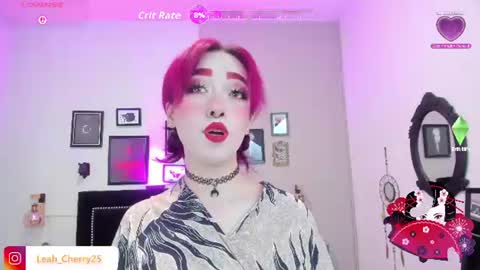 Snapshot of leah_cherry chatting on June 23, 9:57 pm Leah online show from June 23, 9:57 pm