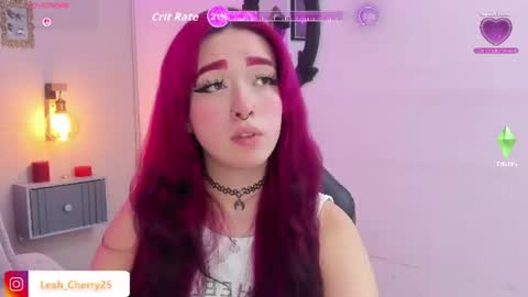 Snapshot of leah_cherry chatting on June 24, 9:36 pm Leah online show from June 24, 9:36 pm