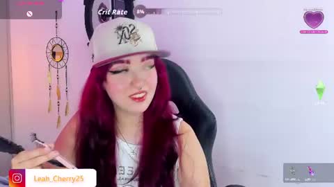 Snapshot of leah_cherry chatting on July 8, 9:41 pm Leah online show from July 8, 9:41 pm