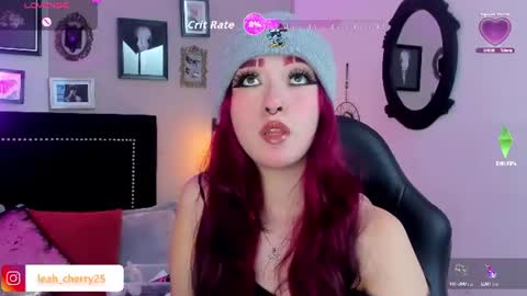 Snapshot of leah_cherry chatting on July 9, 10:14 pm Leah online show from July 9, 10:14 pm