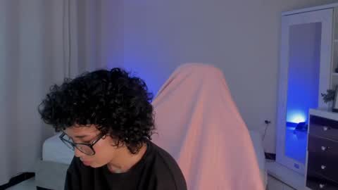 Snapshot of leahaltomm chatting on February 11, 10:48 am leahaltomm online show from February 11, 10:48 am