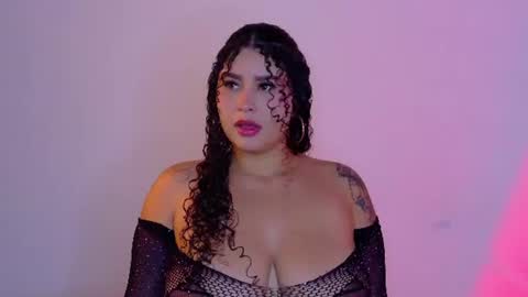 Snapshot of leahangel_ chatting on July 15, 10:42 am LEAH ANGEL online show from July 15, 10:42 am