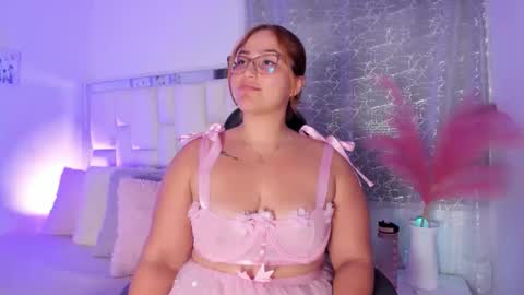 Leah  online show from May 27, 2:08 am