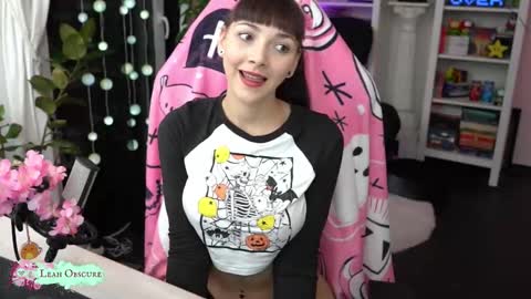 Snapshot of leahobscure chatting on October 4, 7:23 pm Leah online show from October 4, 7:23 pm