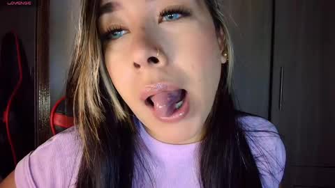 leah online show from April 11, 12:09 pm