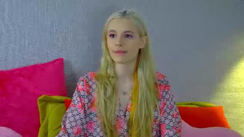 Snapshot of lealamour chatting on June 9, 6:30 pm Lea online show from June 9, 6:30 pm