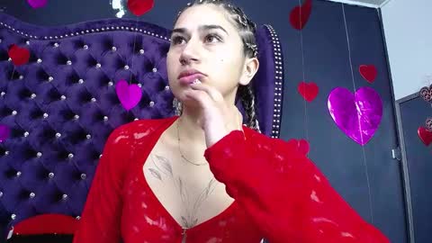 leamoreau online show from February 15, 10:33 am
