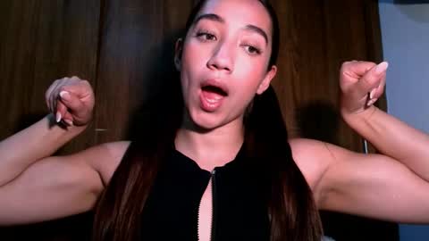 leanaalhub online show from February 17, 11:33 pm