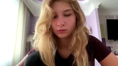Taya online show from June 25, 4:44 pm