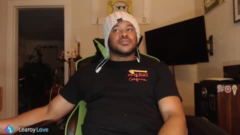 Learoy online show from December 8, 6:01 am